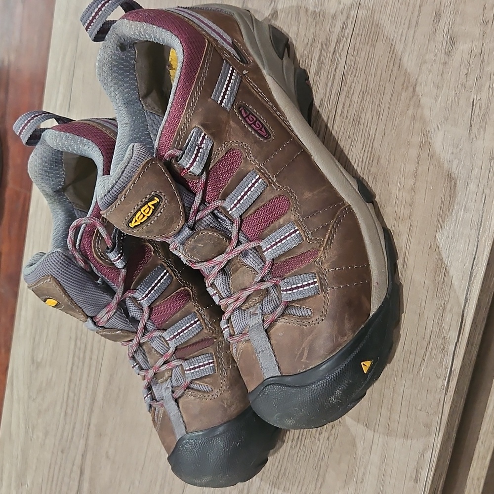 Keen Detroit Low Steel toe women's shoes work size 8